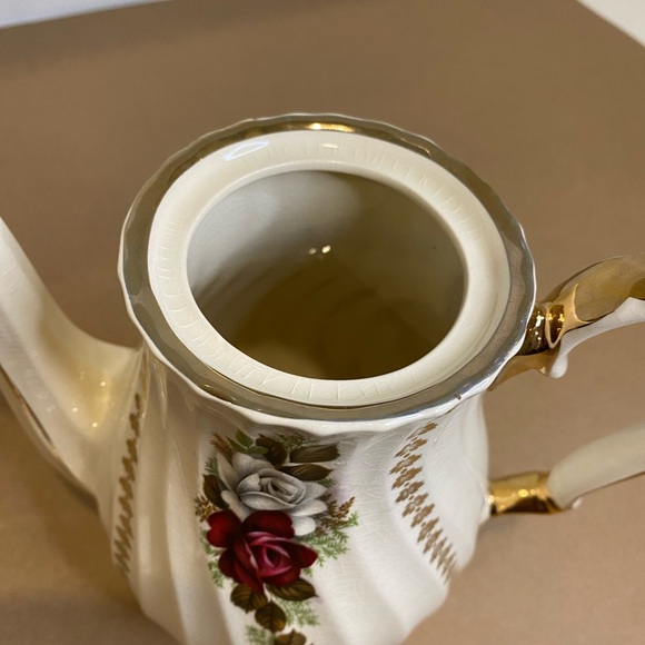 Sadler Bone China Coffee Pot/Teapot Swirl Red White Roses Very Gilded Gold Trim - Picture 11 of 16